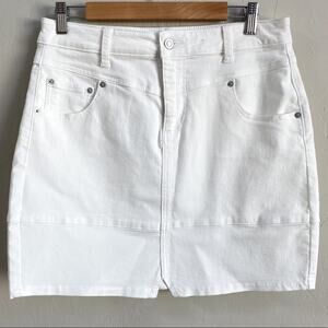 NWT Chelsea & Violet South‎ Of France White Denim Mini Skirt
